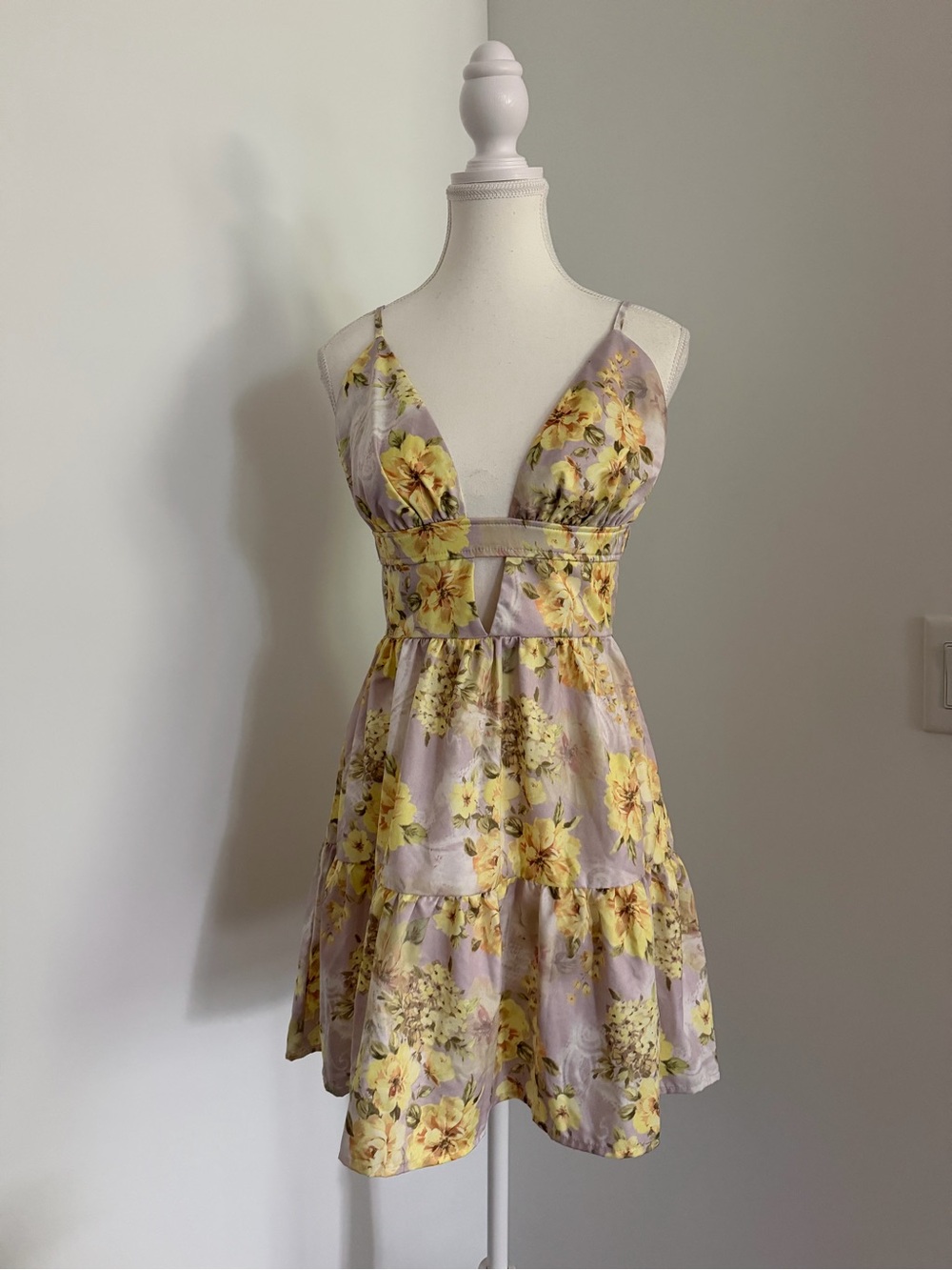 Lilac and Yellow Floral Mini Dress with V-Neck size S